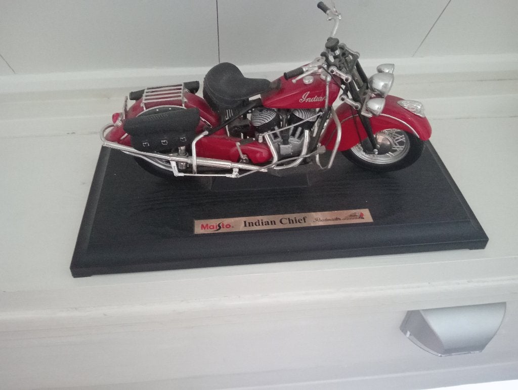 Schaalmodel Indian Chief roadmaster., Ophalen of Verzenden, Zo goed als nieuw, Motoren