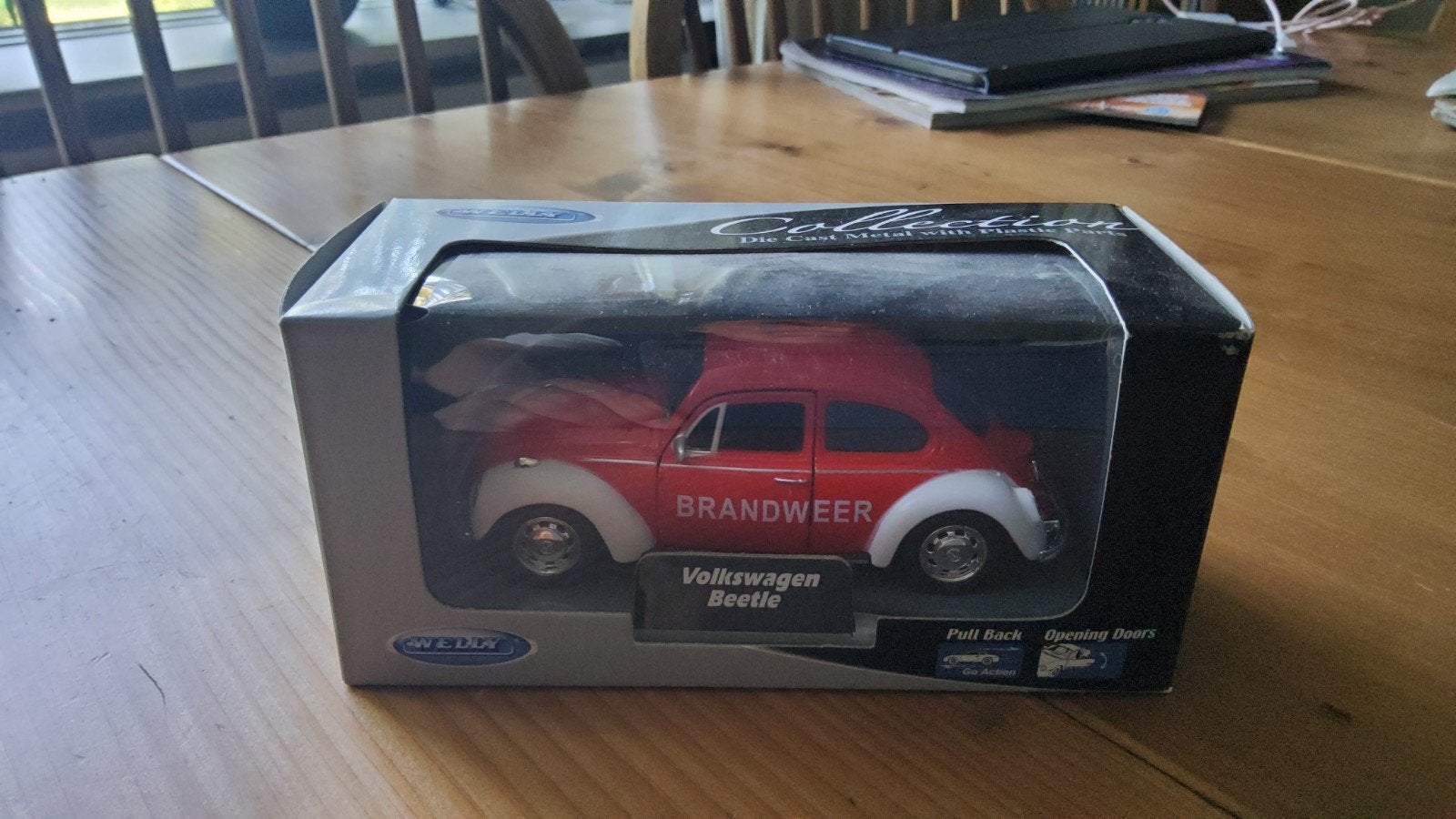 Welly Volkswagen Kever Brandweer schaalmodel, Hobby en Vrije tijd, Modelauto's | 1:43, Ophalen of Verzenden, Nieuw, Auto, Overige merken