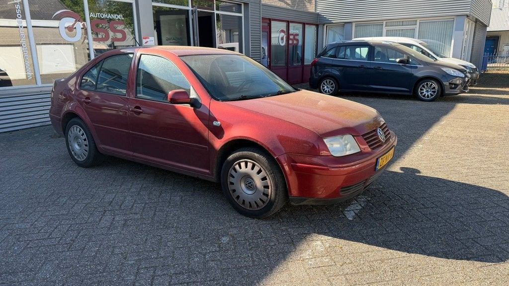 Volkswagen Bora 2.0 Trendline LOOP SLOOP HANDEL EXPORT GEEN, Auto's, Oldtimers, Elektrische ramen, Stof, 1984 cc, Volkswagen