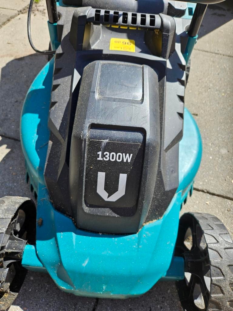 Elektrische grasmaaier Vonroc 1300W met opvangbak, Tuin en Terras, Cirkelmaaier, Gebruikt, Elektrische grasmaaier, Ophalen of Verzenden