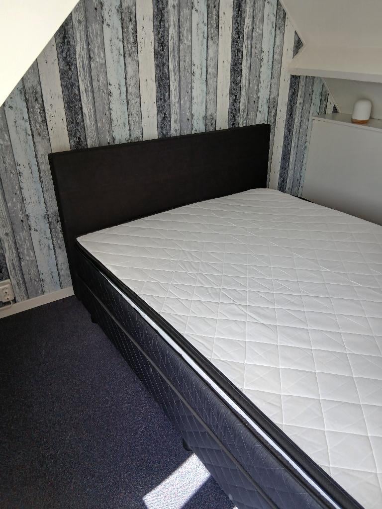 2 persoonsbed 140x200 jysk, Ophalen, Gebruikt, Zwart, Tweepersoons
