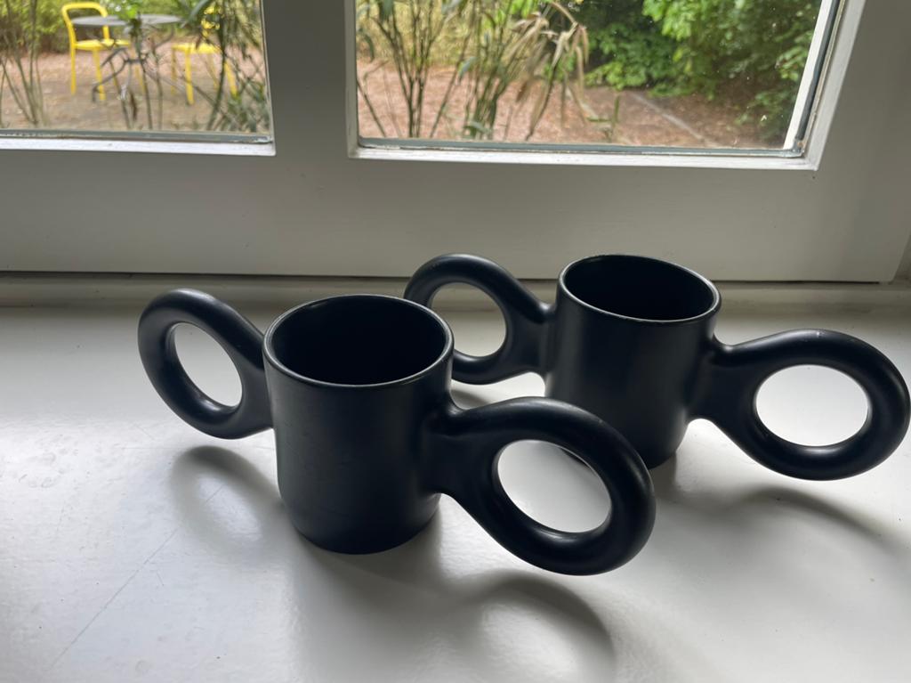 Gispen Dombo of Domoor bekers 2 stuks zwart, Huis en Inrichting, Keuken | Servies, Overige materialen, Gebruikt, Overige typen