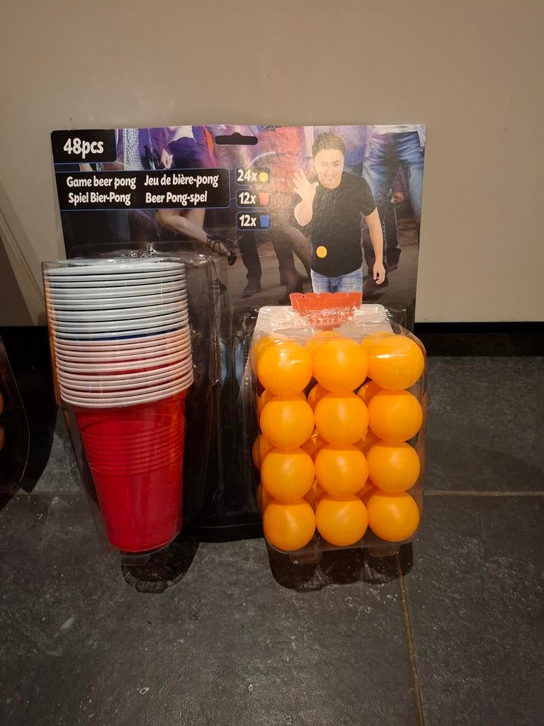 Bier pong balletje spel met bekkers super leuk voor, Vijf spelers of meer, Ophalen of Verzenden, Nieuw