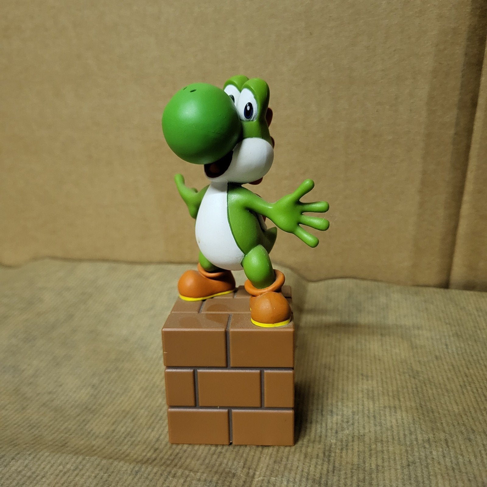 Kunststof beeldje Yoshi groen Nintendo, Ophalen of Verzenden, Zo goed als nieuw