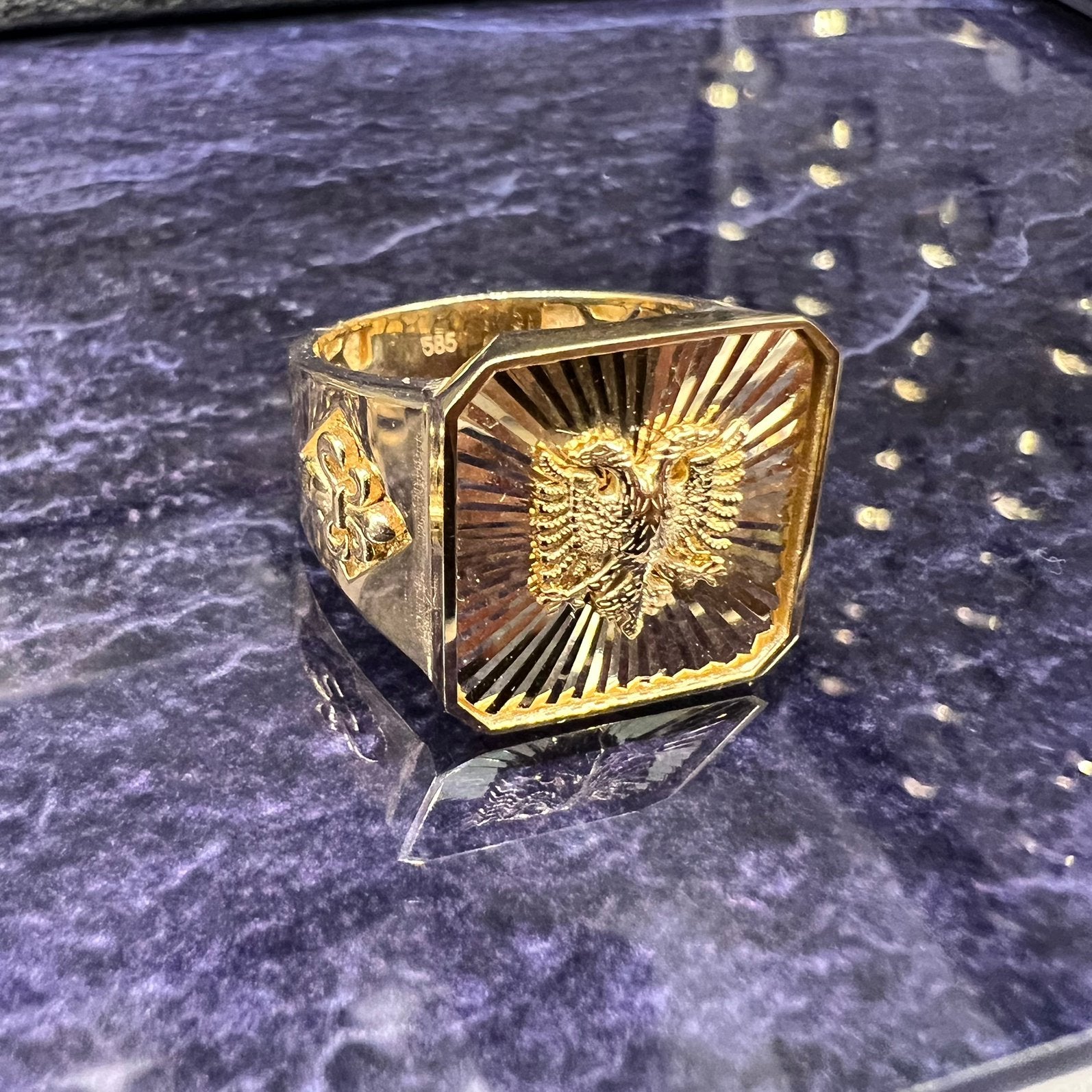 14k gouden ring tweekoppige adelaar model, Ophalen of Verzenden, Nieuw, Goud, Heer