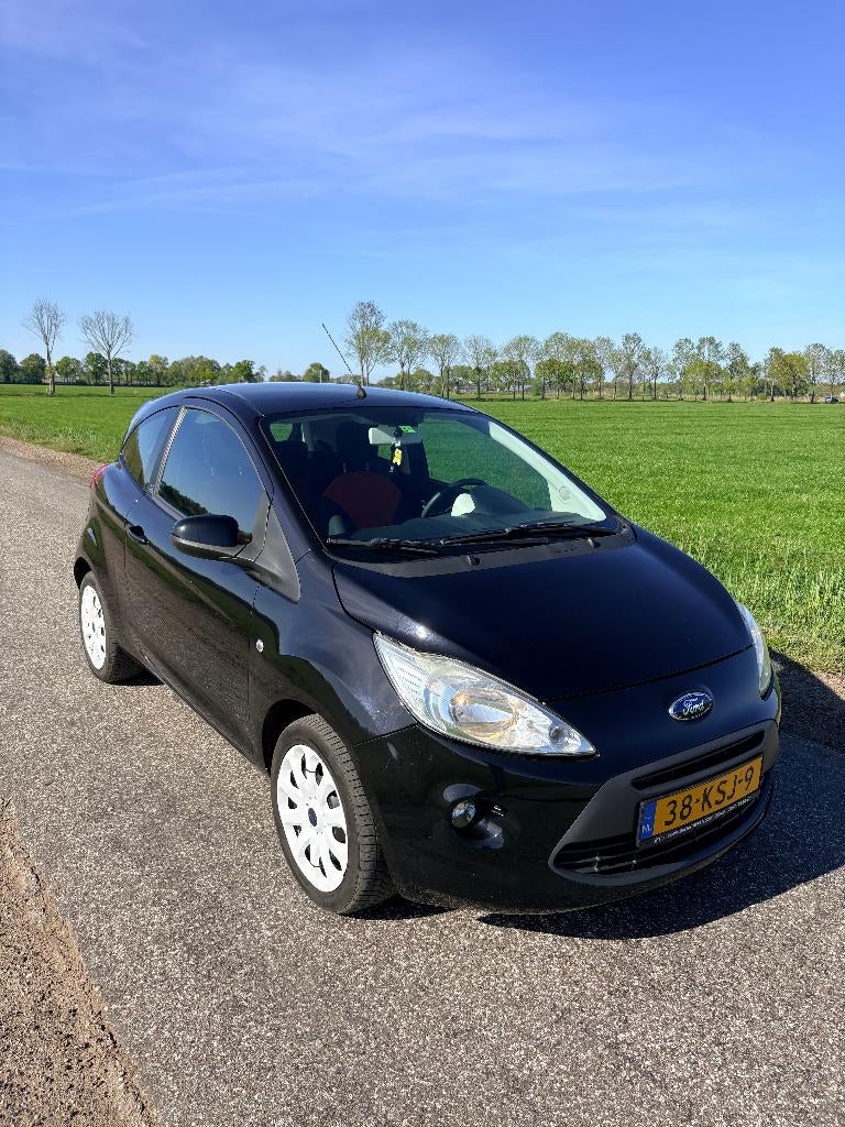 Ford Ka 1.2 51KW 2010 Zwart, Auto's, Voorwielaandrijving, Stof, 1242 cc, 4 cilinders