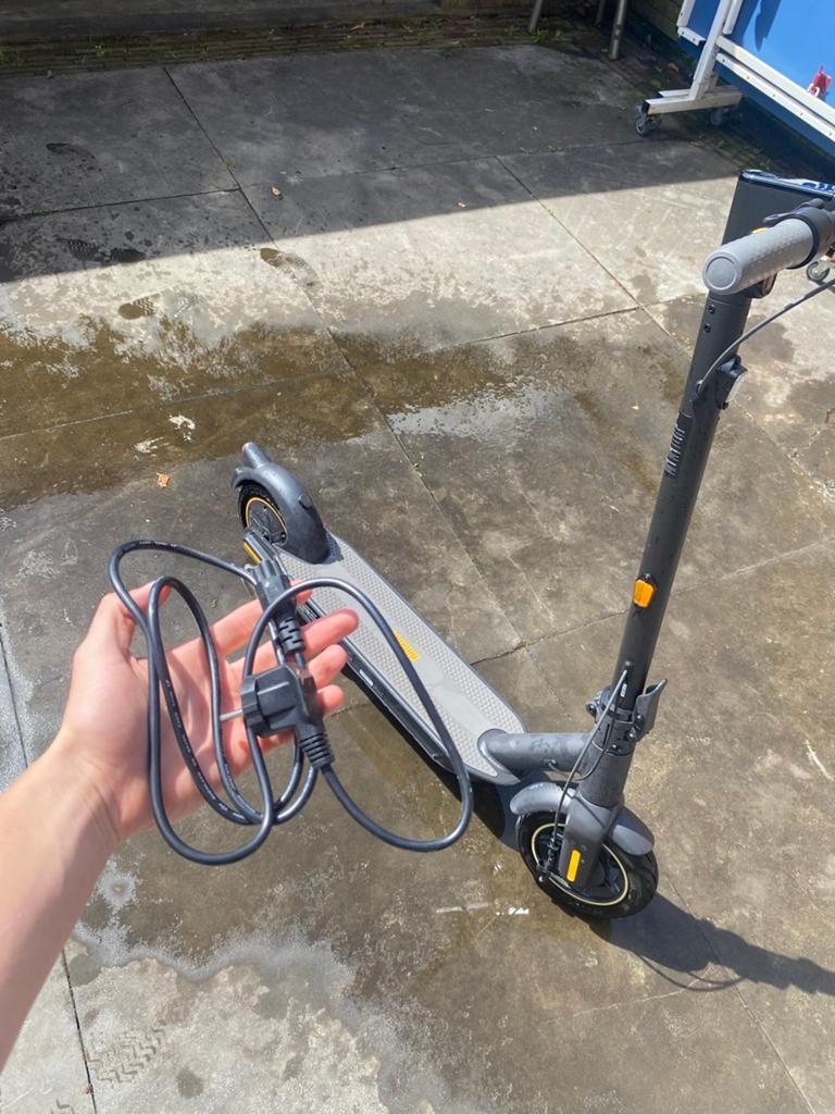 Ninebot elektrische step - 1 maand gebruikt, z.g.a.n., Ophalen of Verzenden, Zo goed als nieuw, Elektrische step (E-scooter)