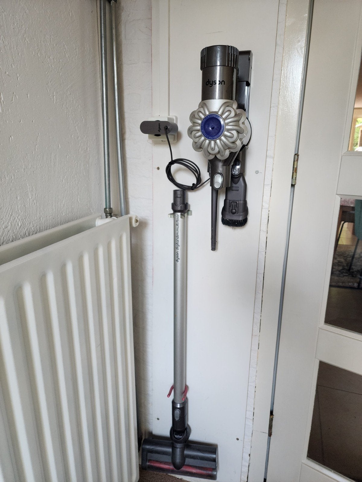 Dyson stofzuiger met accessoires – voor onderdelen of opknap, Ophalen, Dyson