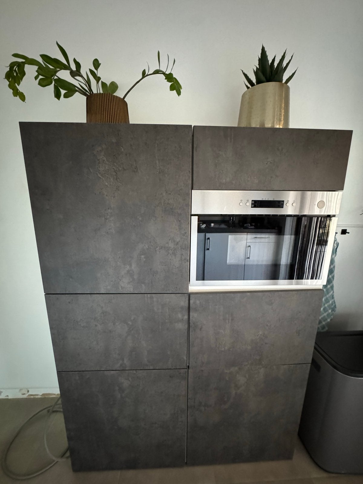 Ikea opbergkast met magnetron, zgan, Huis en Inrichting, Kasten | Overige, Ophalen, Zo goed als nieuw