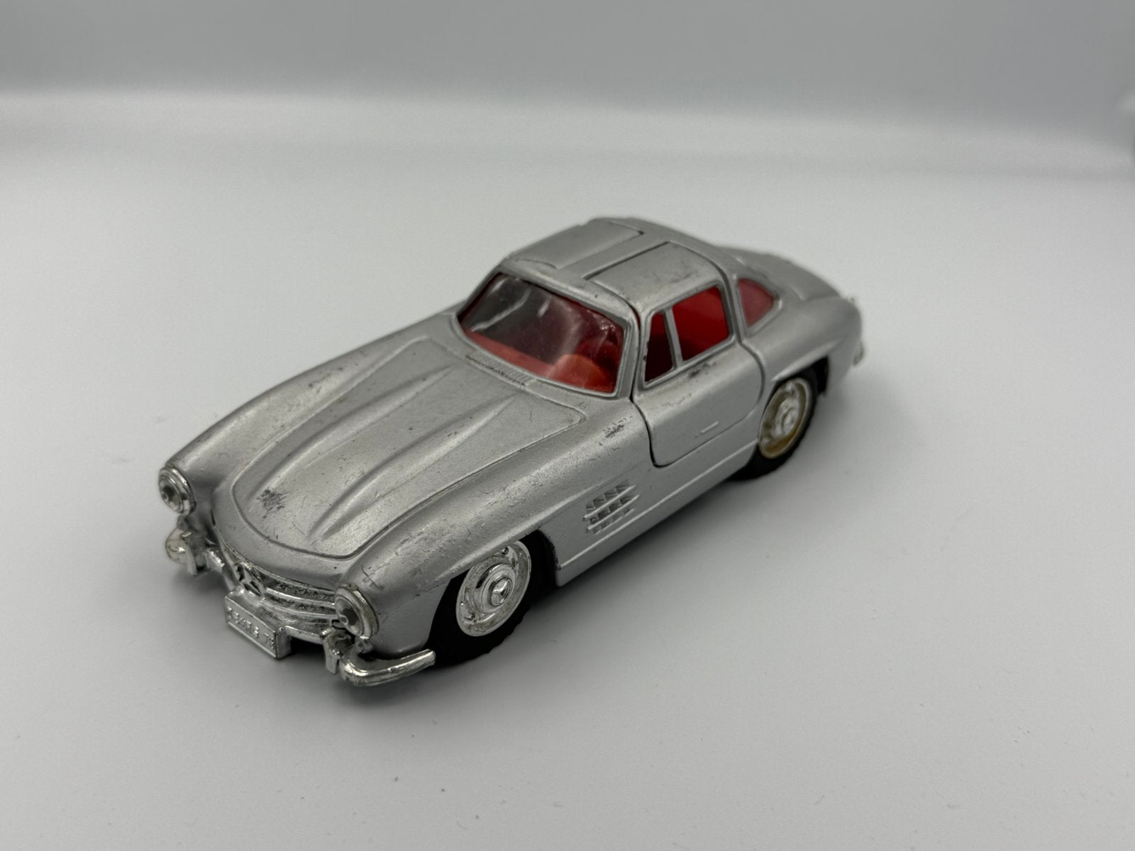 Mercedes-Benz 300SL Gullwing Majorette 1:32, Ophalen of Verzenden, Zo goed als nieuw, Auto, Overige merken