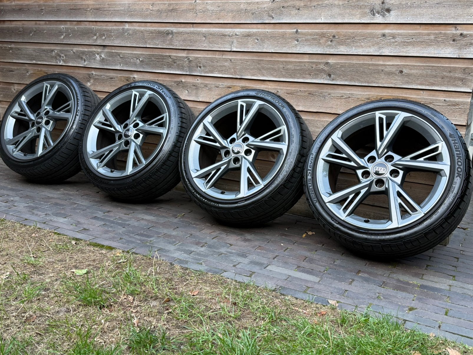 Orig DEMO Audi A3 S3 8Y S Line 18 inch velgen + zomerbanden, 18 inch, Gebruikt, Banden en Velgen, Ophalen of Verzenden