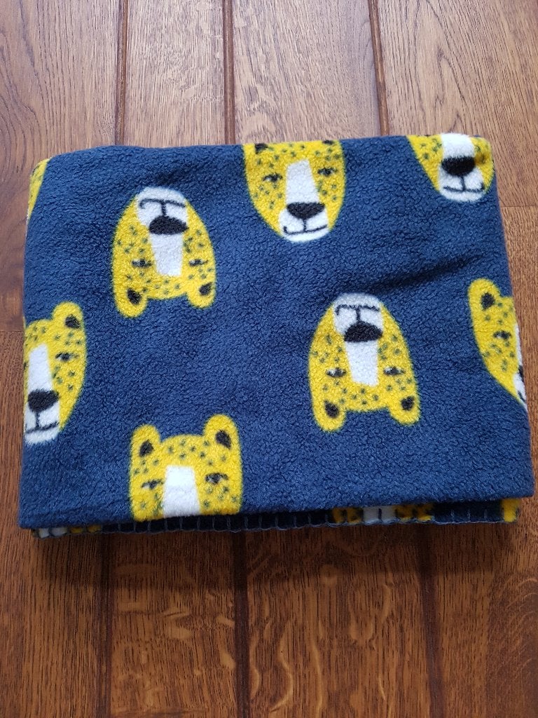 Nieuwe blauwe fleecedeken, Ophalen of Verzenden, Nieuw, Fleecedeken, Blauw