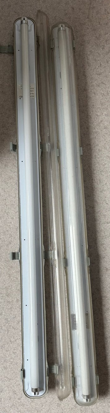 2x TL armatuur IP65 EGLO – T8 36W, Ophalen