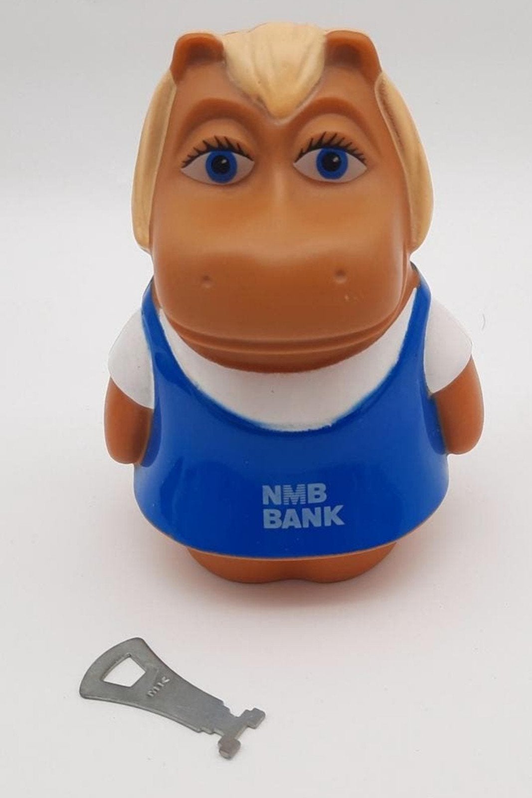 Vintage Spaarpot NMB Bank inclusief origineel sleuteltje!, Ophalen of Verzenden, Zo goed als nieuw, Kunststof, Overige thema's