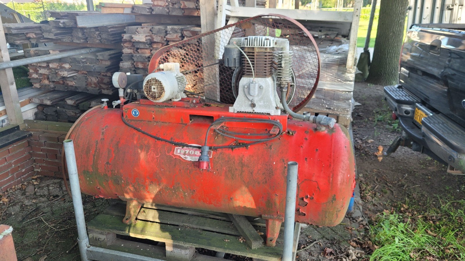 Robuuste compressor met grote tank - Ideaal voor werkplaats, Doe-het-zelf en Verbouw, Ophalen, Gebruikt, 400 tot 800 liter/min