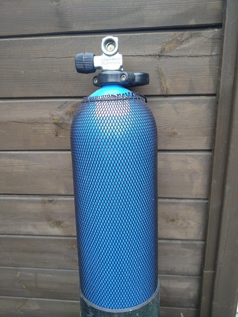 10 ltr duikfles 230 bar nieuwe keuring geldig april 2031, Watersport en Boten, Duiken, Ophalen, Gebruikt, Duikfles