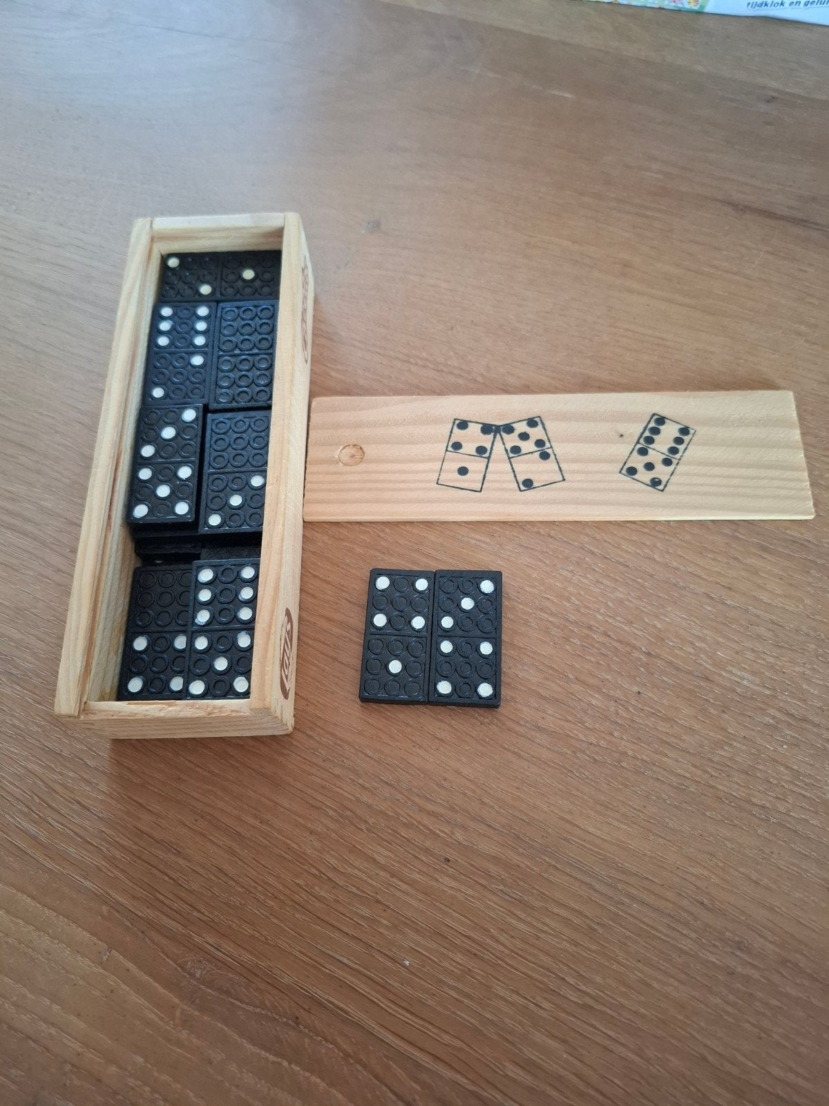 Domino stenen, Vijf spelers of meer, Ophalen of Verzenden, Zo goed als nieuw