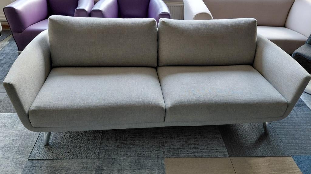 Design on Stock | Byen | 3 zits | Grijs, Gebruikt, Modern design Studio Foorumi, Design on stock, Info@andriesign.nl