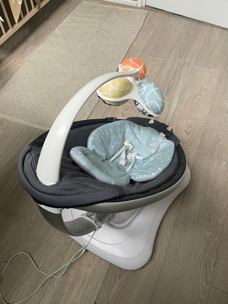 4moms mamaRoo 4.0 Wipstoel, Kinderen en Baby's, Wipstoeltjes, Overige merken, Wipstoel, Ophalen of Verzenden, Met gordel(s) of riempje(s)