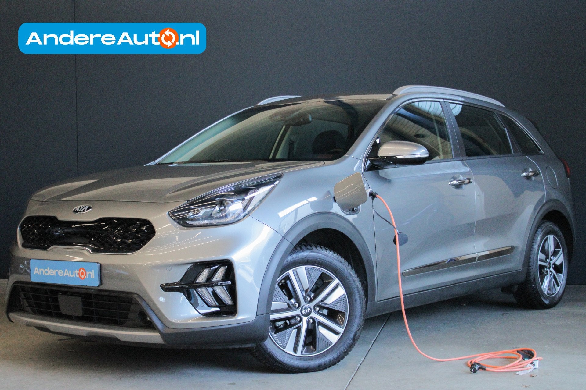Kia Niro 1.6 GDi PHEV DynamicLine |trekhaak|parkeersensoren|, Dealer onderhouden, Gebruikt, Zwart, Leder en Stof