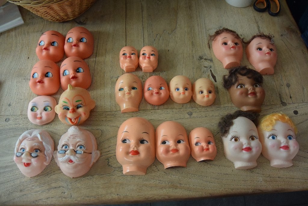 58 poppen gezichten voor de creatieve poppenmoeder of juf, Ophalen of Verzenden, Zo goed als nieuw, Overige typen
