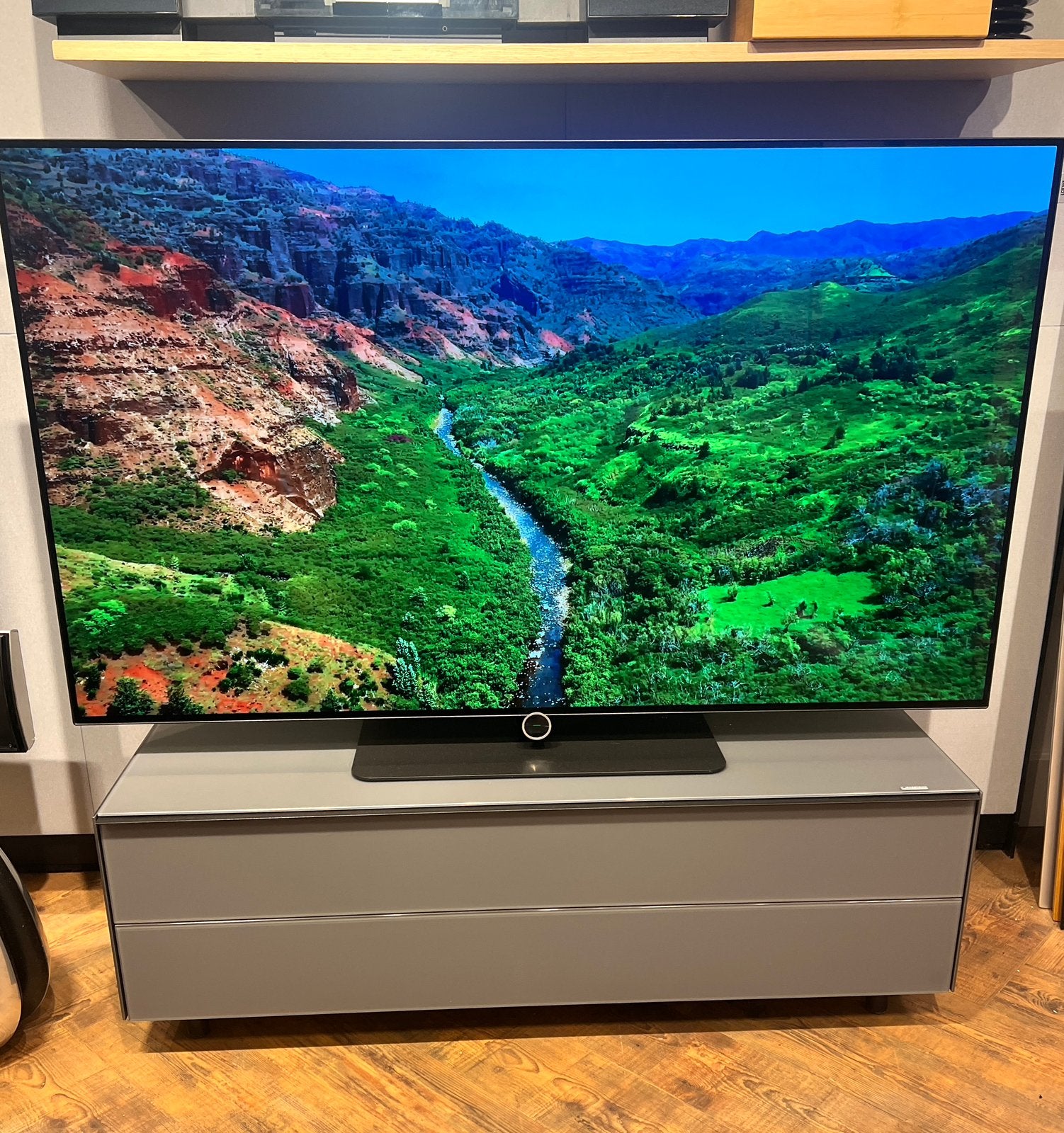 LOEWE Bild i.55 DR+ OLED DEMO Incl.Table Stand, Wall Bracket