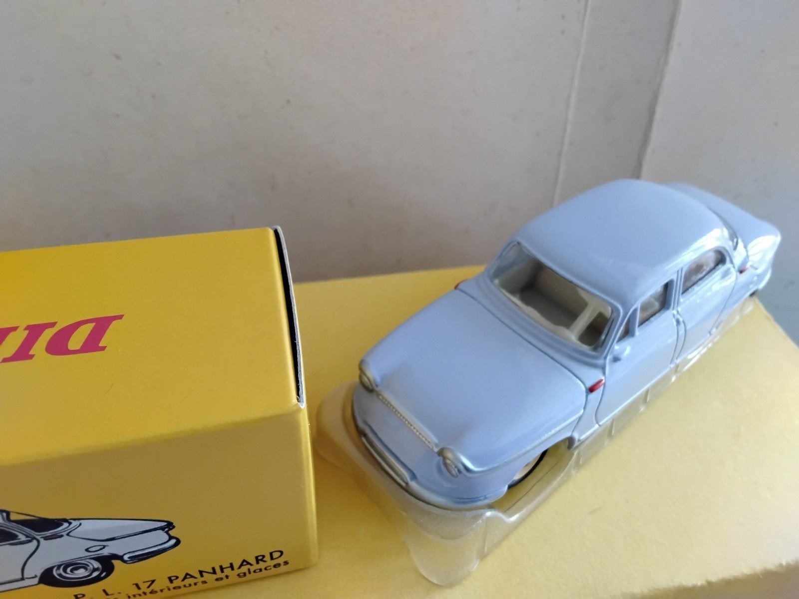DINKY TOYS ATLAS P L 17 PANHARD lila, Ophalen of Verzenden, Zo goed als nieuw, Auto, Dinky Toys