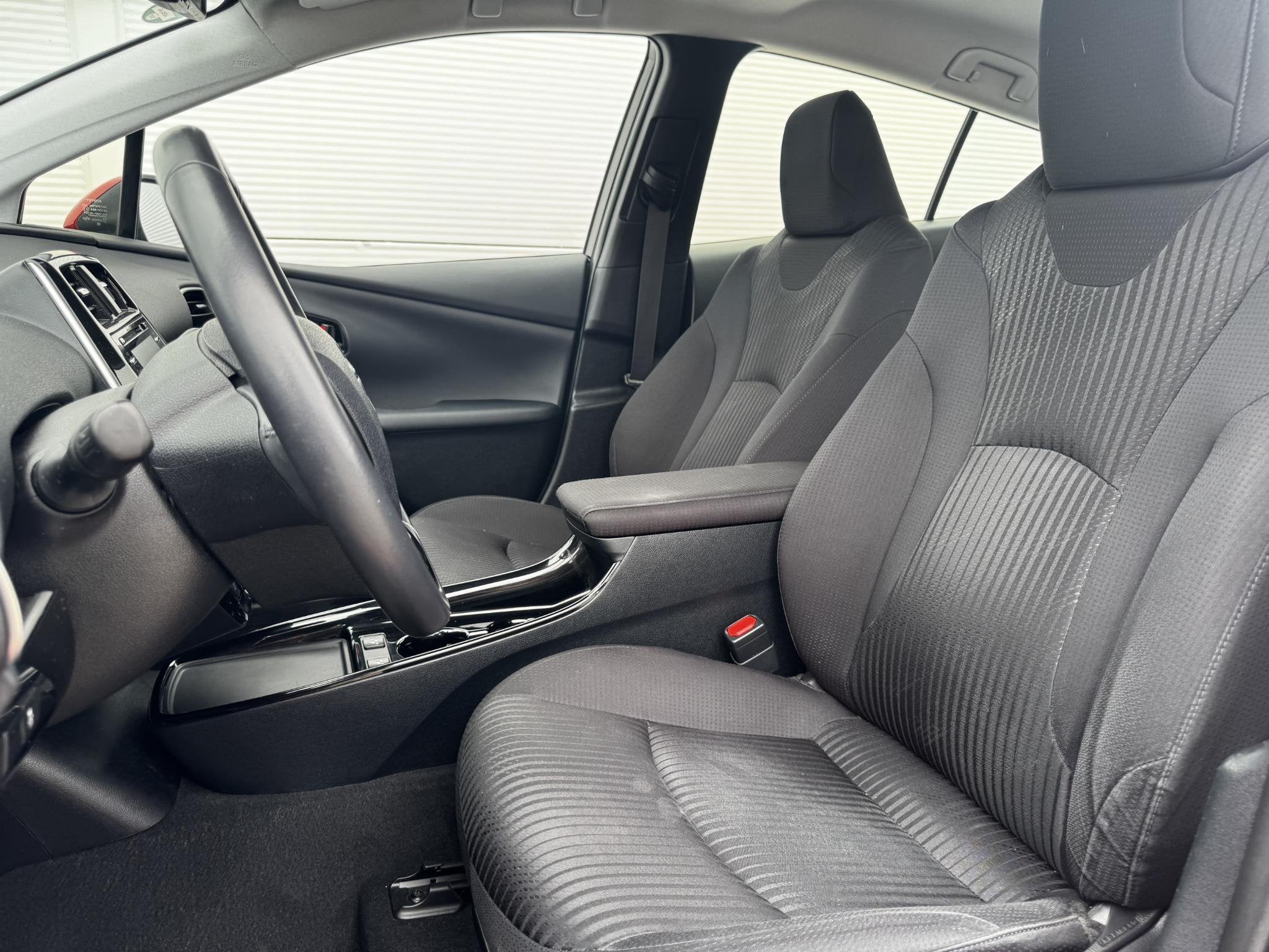Toyota Prius 1.8 Dynamic / Dealer onderhouden / Fabrieks Gar, Auto's, Toyota, Stof, Euro 6, 122 pk, Origineel Nederlands