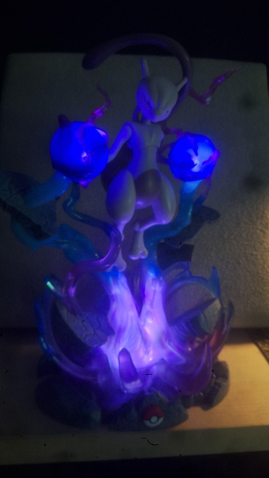 Mewtwo Pokémon Figuur met LED Verlichting, Ophalen of Verzenden, Gebruikt