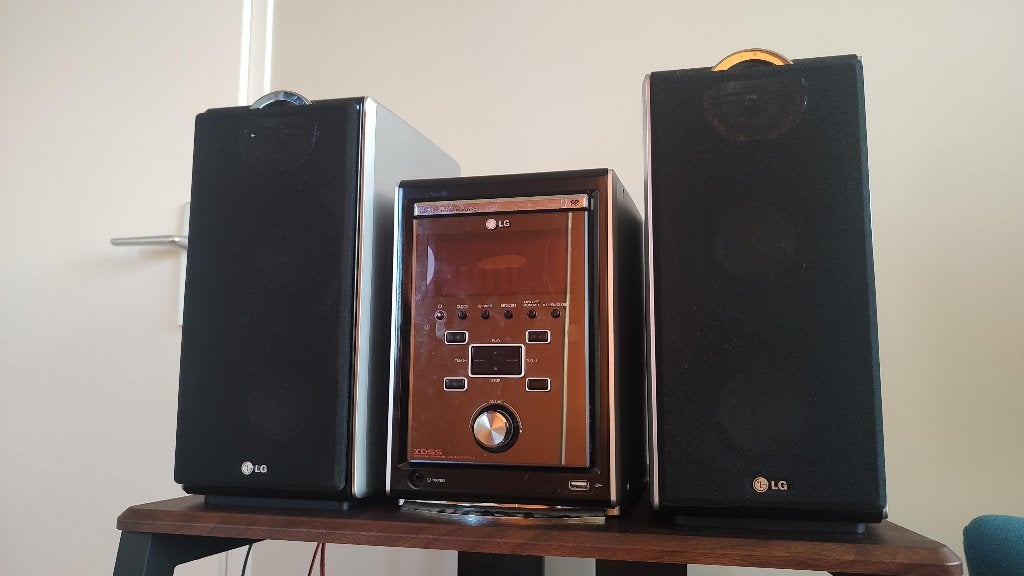 Stereo-set: LG LF-U850 Micro Hi-Fi System - €5, Audio, Tv en Foto, Stereo-sets, Gebruikt, MP3-aansluiting, Tuner of Radio, Ophalen