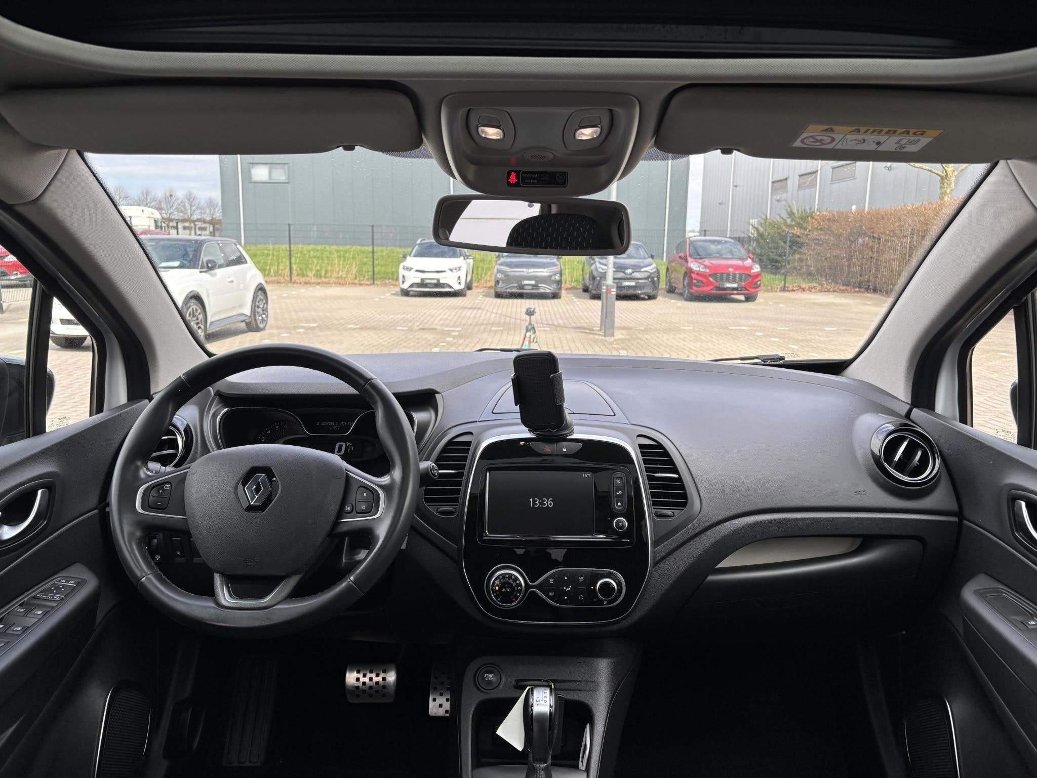 Renault Captur 1.3 TCe Intens Navigatie | Glazen dak | Camer, Stof, Gebruikt, Euro 6, 150 pk