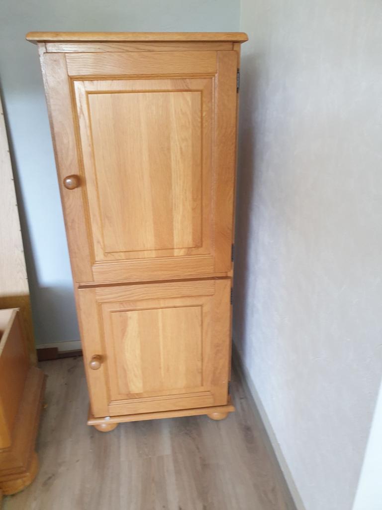 Blank eiken kast met twee deuren, Ophalen