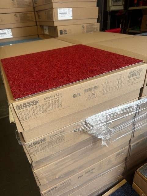 Desso tapijttegels Stratos 4301 rood 50x50cm Nieuw, Niet ingevuld, Niet ingevuld, Nieuw, Geel