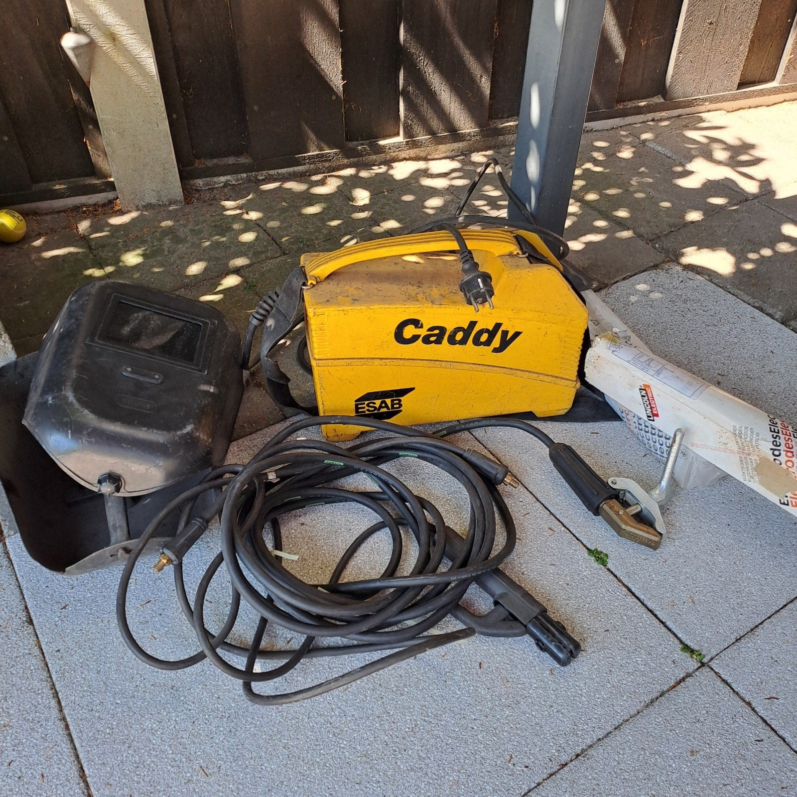 Esab caddy 230v lasapparaat compleet met toebehoren, Doe-het-zelf en Verbouw, Ophalen, Gebruikt, 150 tot 250 ampère, Elektroden