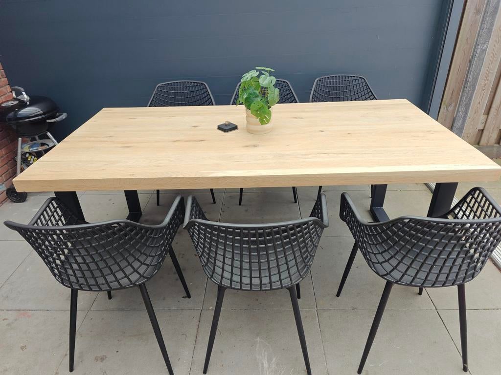 Eiken eettafel met stalen poot, Ophalen