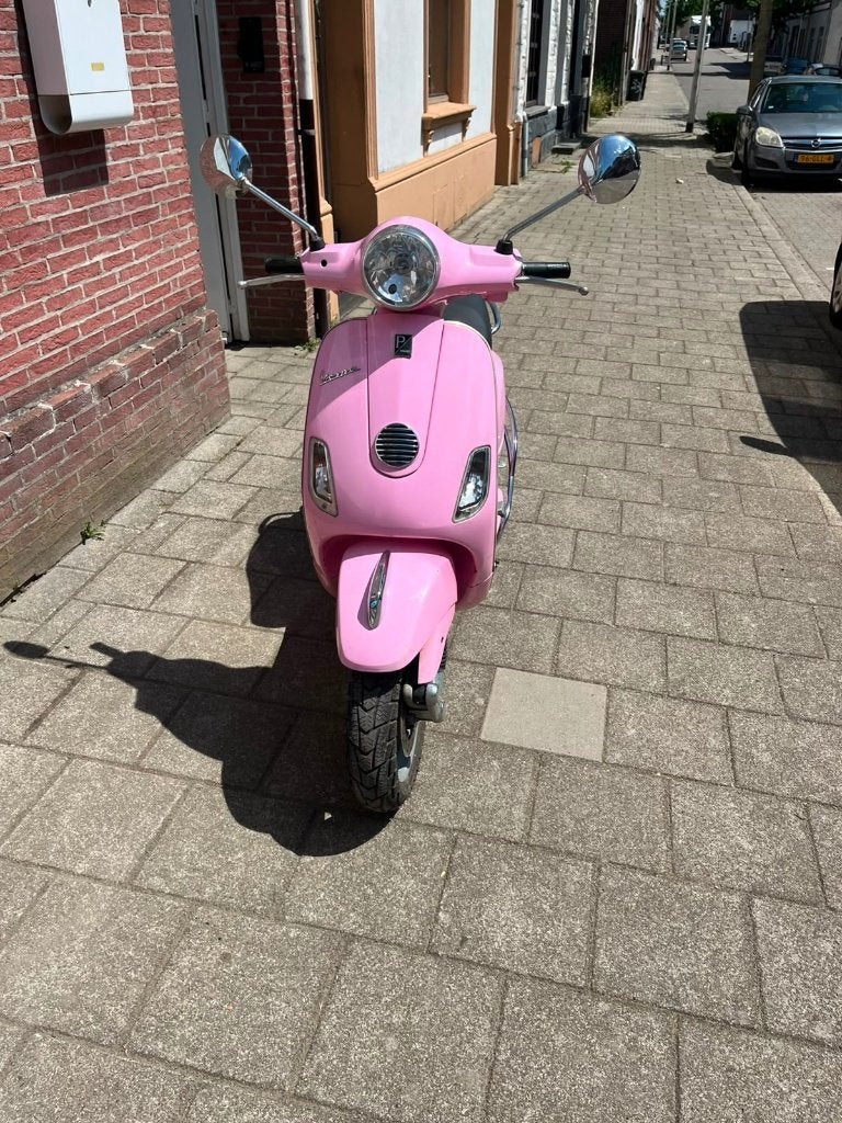 VESPA LX ROZE, Gebruikt, Maximaal 45 km/u, Benzine, Vespa LX