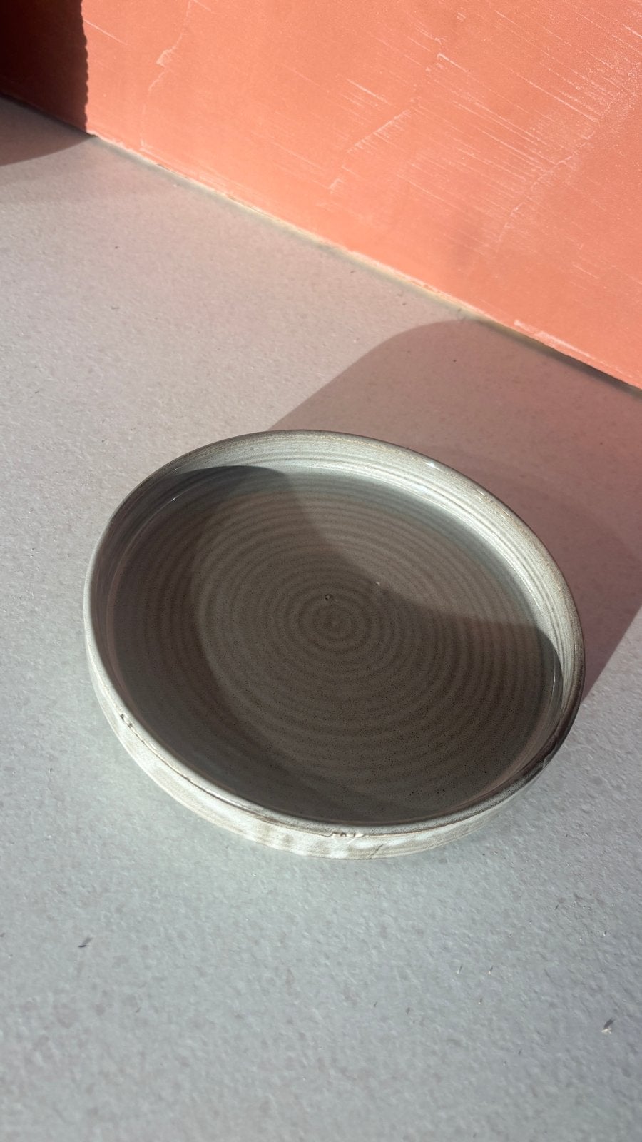 F2D/ F.2.D/ Fine2Dine Ceres Grey bord 21x2cm, Huis en Inrichting, Keuken | Servies, Ophalen, Overige merken, Keramiek, Zo goed als nieuw