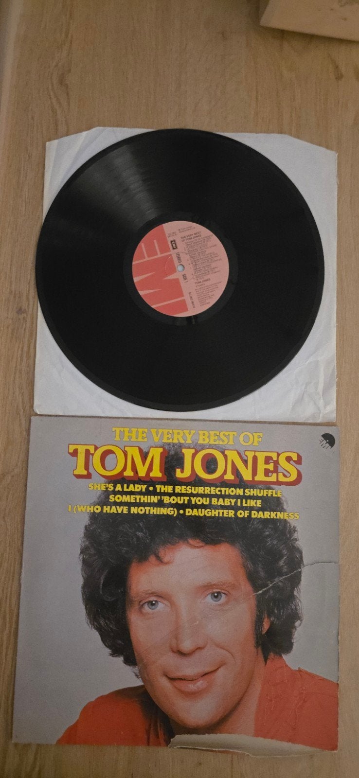 The Very Best Of Tom Jones LP - Scheurtje in hoes, LP, Gebruikt, Pop, Ophalen of Verzenden