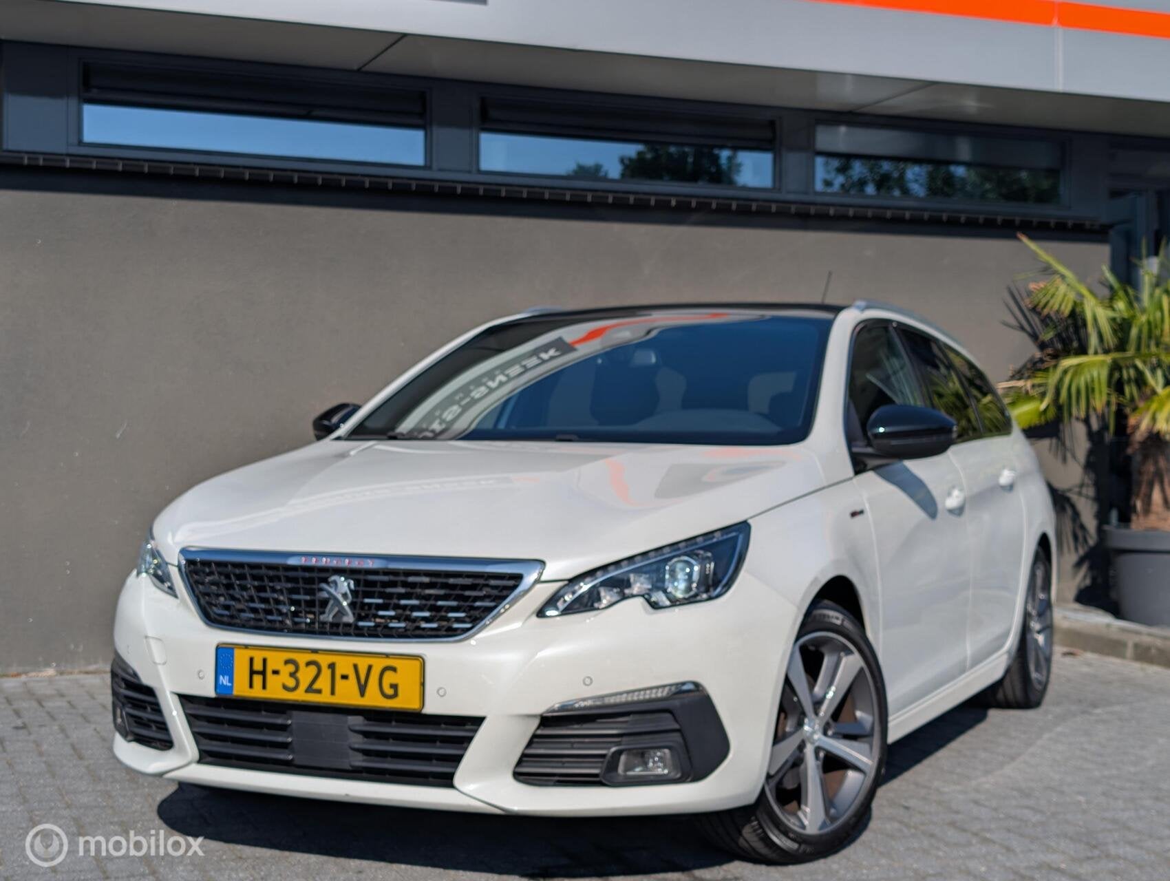 Peugeot 308 SW 1.2 PureTech GT-Line | Pano | Automaat, Gebruikt, Euro 6, 1199 cc, Wit