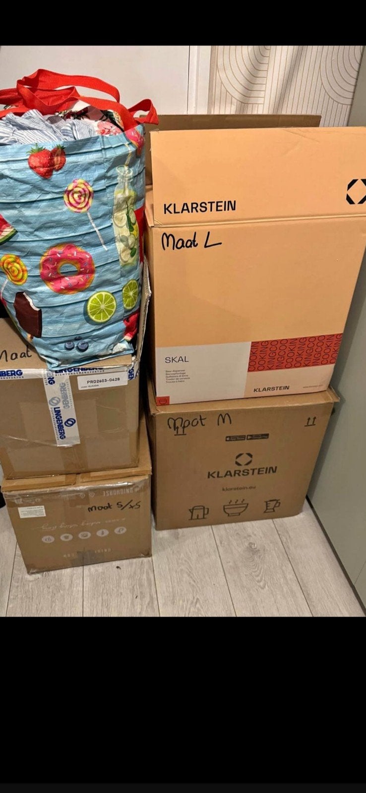Dozen en tassen vol met kleding gratis af te halen!, Diversen, Rommelmarktspullen, Ophalen of Verzenden