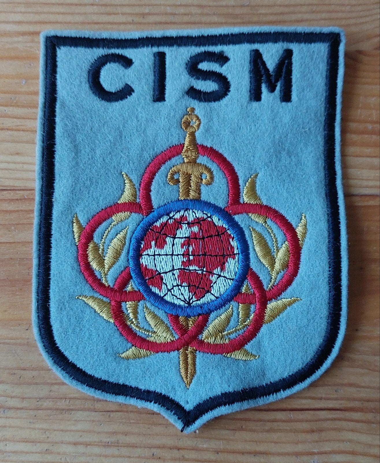 Sportembleem CISM, Ophalen of Verzenden, Landmacht, Nederland, Embleem of Badge