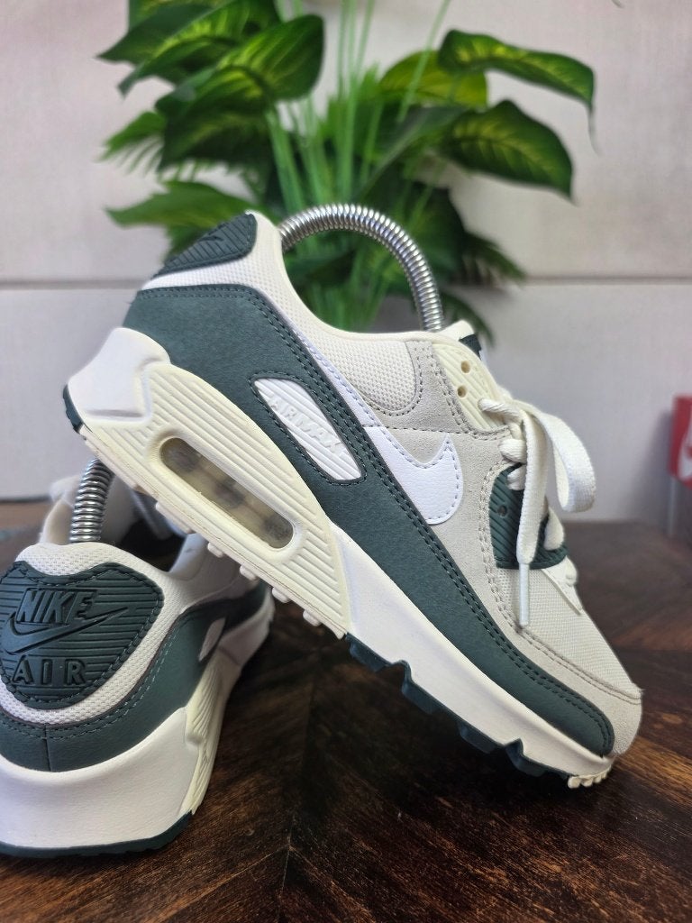 Nike Air Max 90 Wmns "Vintage Green" maat 37,5, Kleding | Dames, Nike, Ophalen of Verzenden, Nike, Nike