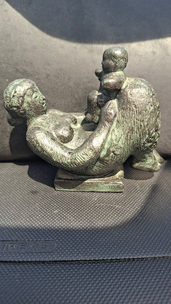 Bronzen beeld moeder en kind, Frank Letterie, Ophalen of Verzenden, Zo goed als nieuw, Mens