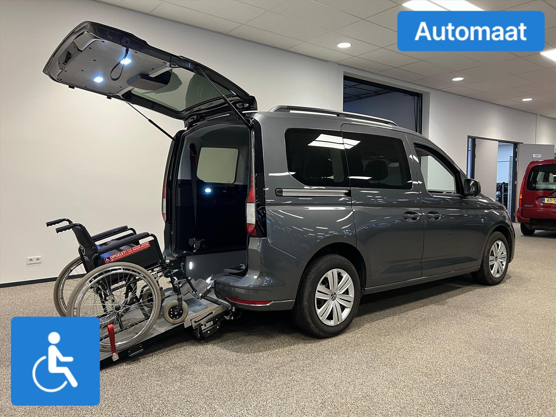 Volkswagen Caddy L1 Rolstoelauto Automaat 3+1 of 5+0, Auto's, Automaat, 12 maanden, Stof, Bedrijf