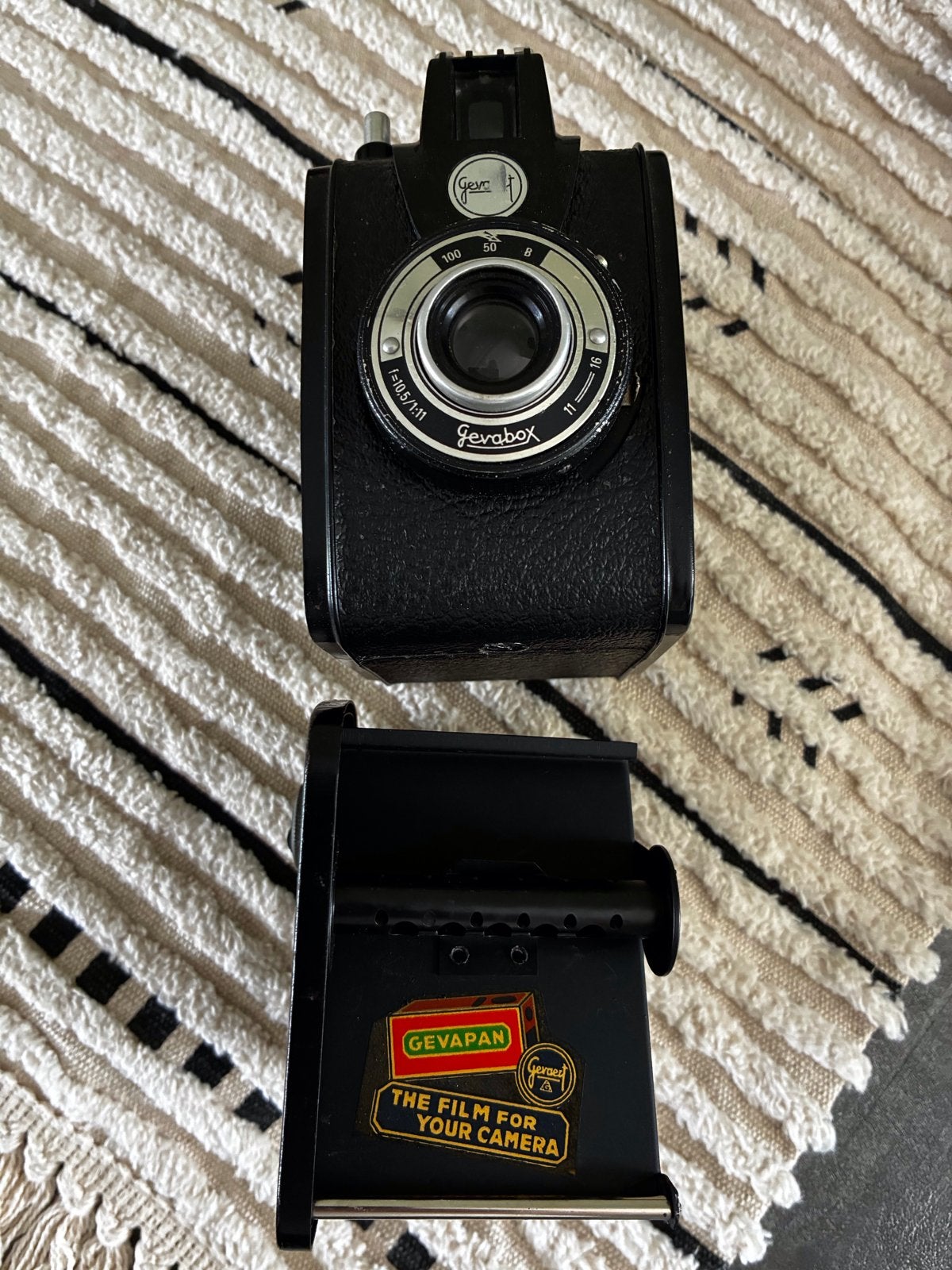 Vintage Gevabox camera met lederen tas, Audio, Tv en Foto, Fotocamera's Analoog, Ophalen of Verzenden, Gebruikt, Compact, Overige Merken