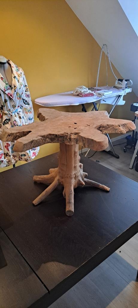 Houten bijzettafel van boomstam, Ophalen