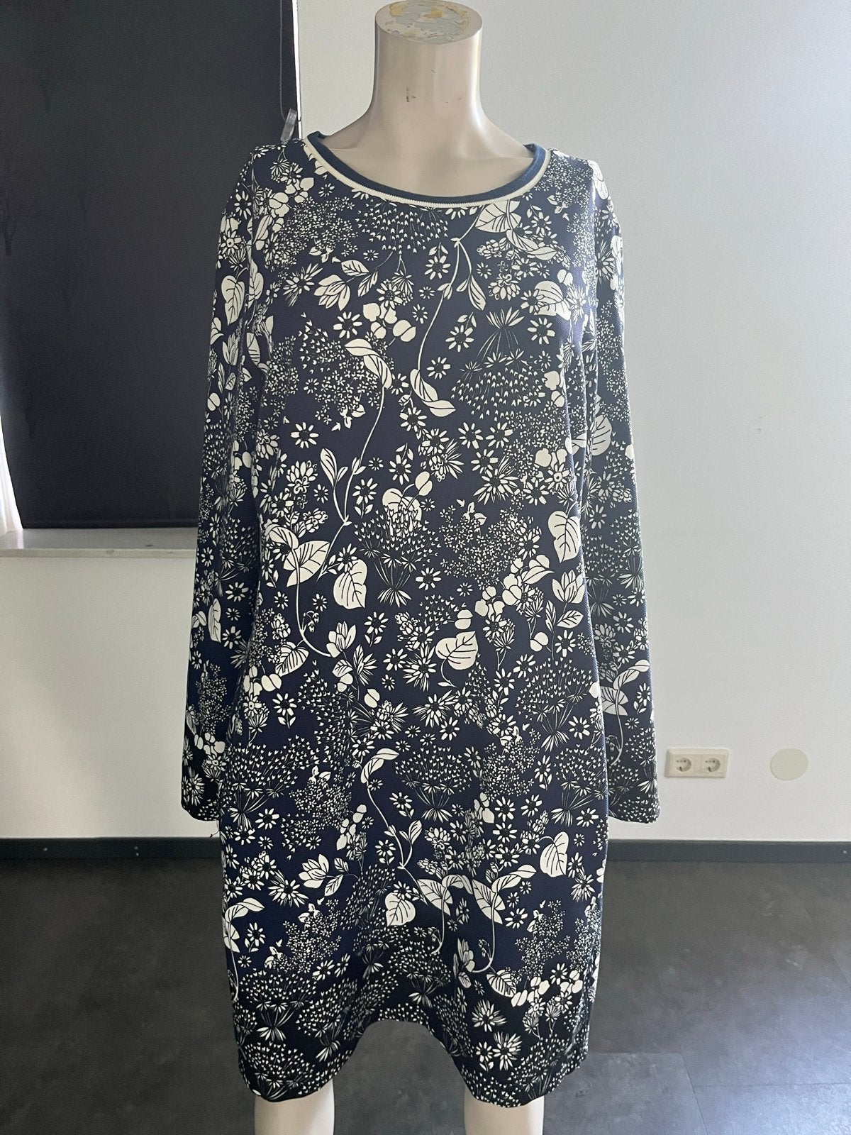 Vanilia Denim Jurk met Bloemenprint en Steekzakken, Maat 38/40 (M), Blauw, Ophalen of Verzenden, Zo goed als nieuw