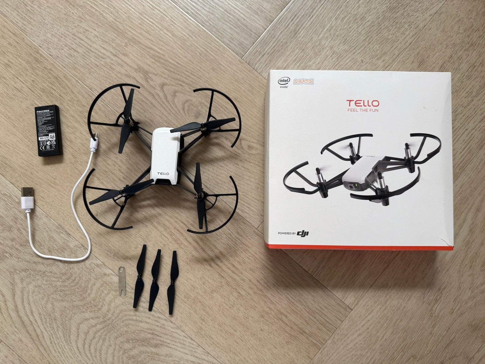 DJI Tello drone met camera, Basiskwaliteit, Minder dan 100 meter, Zo goed als nieuw, DJI