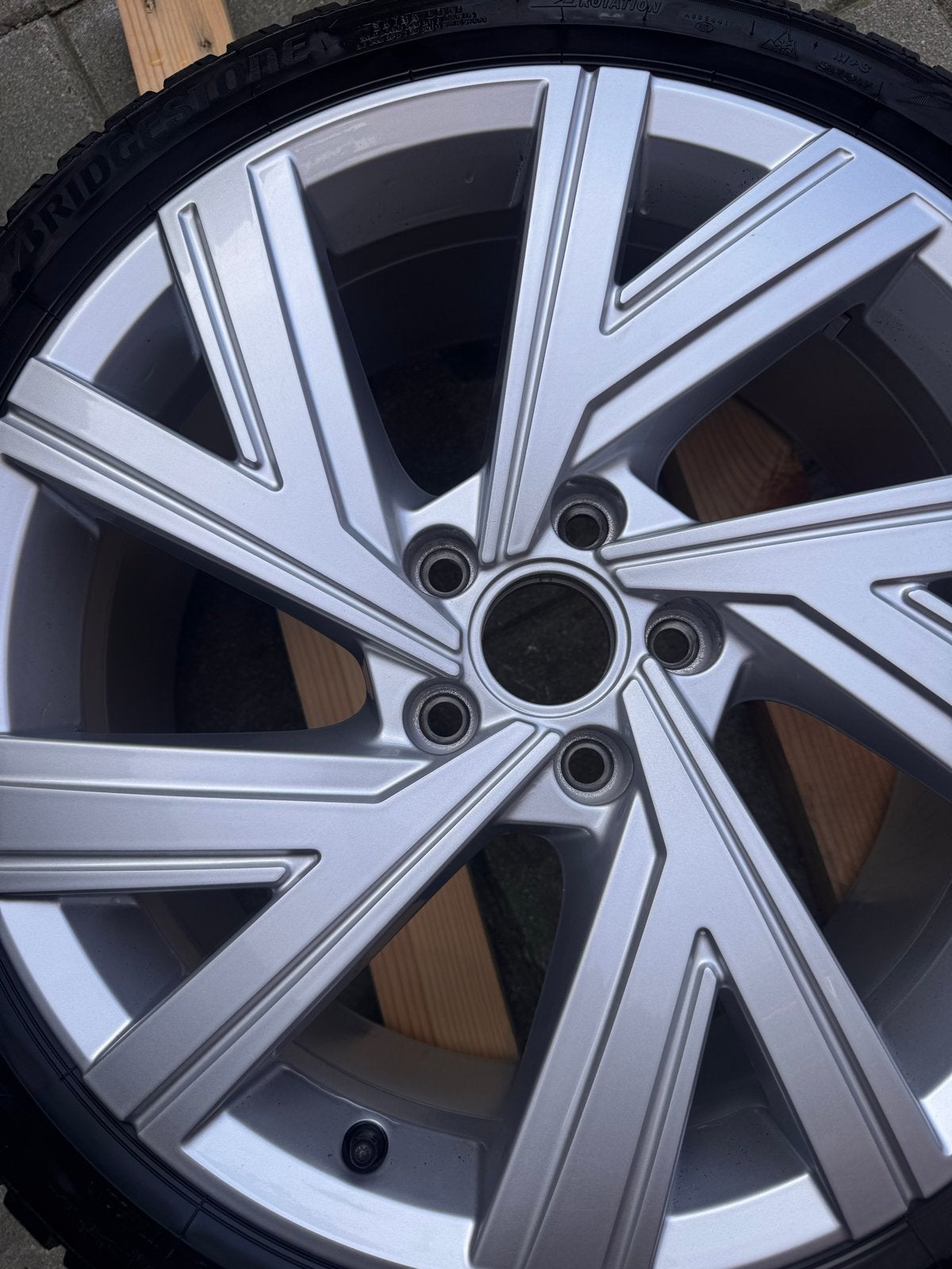 Bridgestone winterbanden met velgen - 225/40R18 92V, 18 inch, Gebruikt, Banden en Velgen, Personenwagen