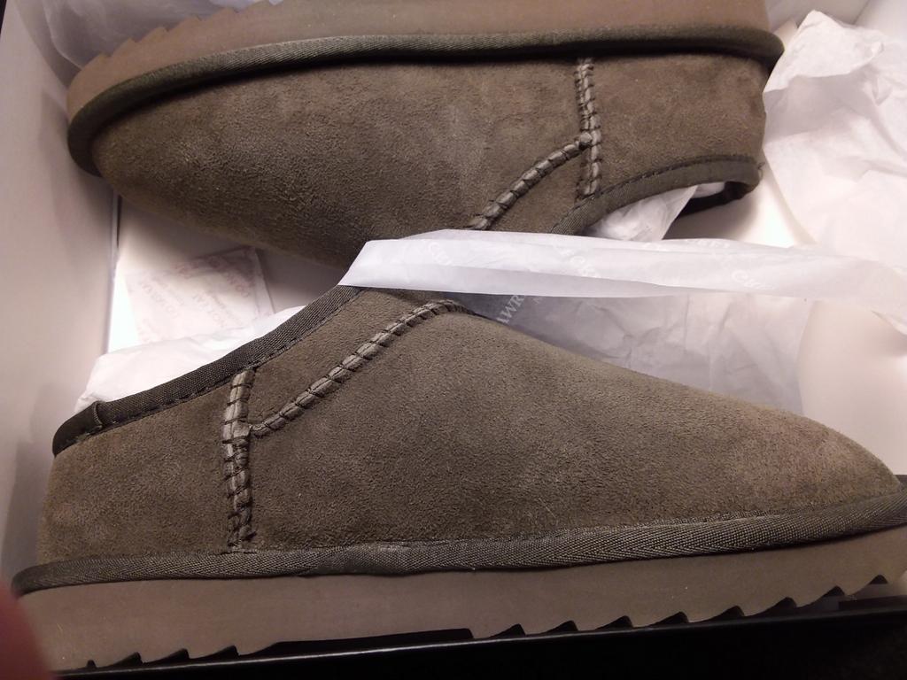 Lawrence Grey pantoffels. Maat 37. Nieuw, Kleding | Dames, Schoenen, Ophalen of Verzenden, Nieuw, Grijs, Pantoffels of Sloffen